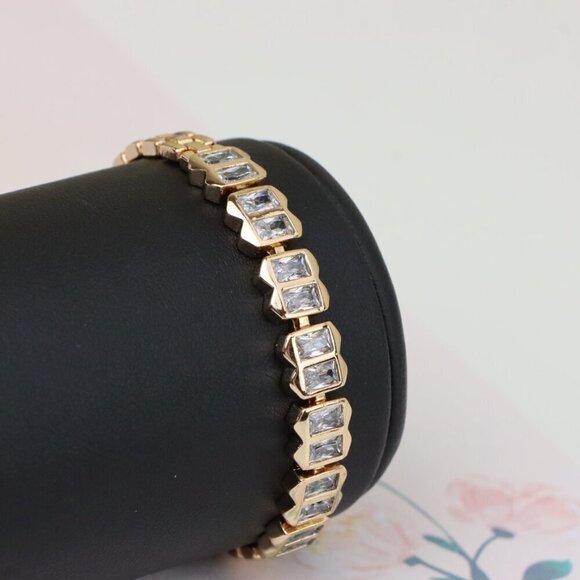 "Elegant Rose Gold Bracelet with Rectangular Crystal Links, XPBL0933 - Picture 6 of 12